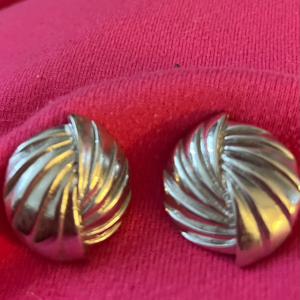 Vintage Silver Swirl Clip-On Earrings - Women Jewelry